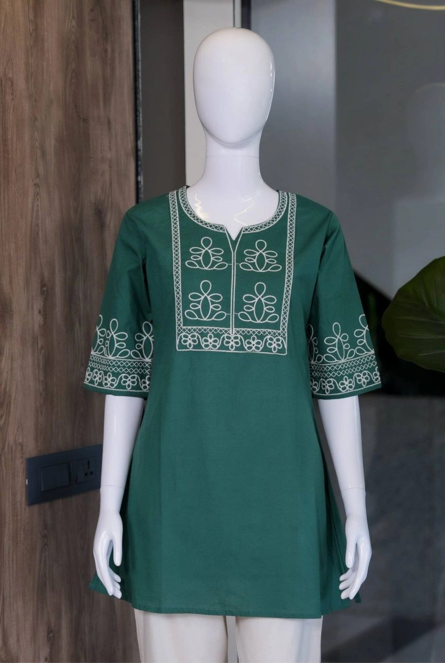 Aarohi Grace Kurti Set